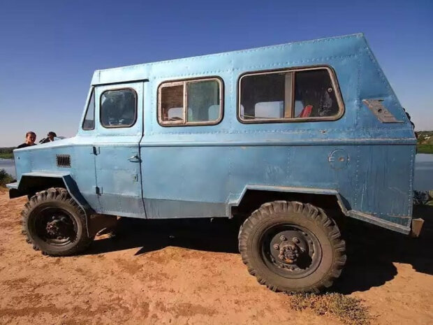 В Сети показали внедорожник, который сделали из машин ГАЗ и вертолета (фото)