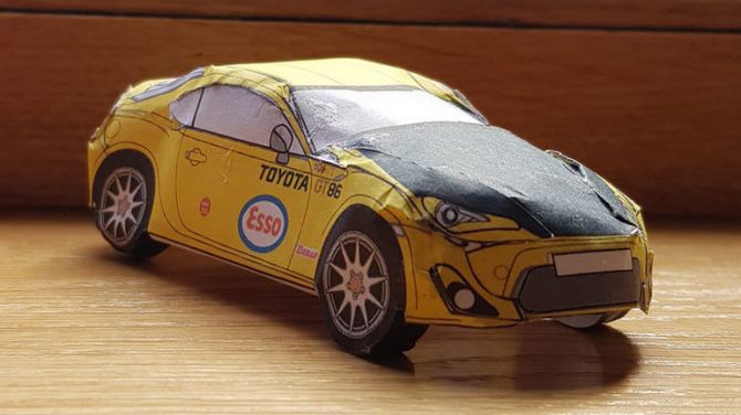 Toyota выпустила миниатюрные GT86 для борьбы со скукой