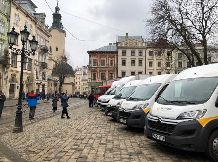 \"Укрпочта\" закупит у \"Укрлады\" 500 машин для передвижных отделений