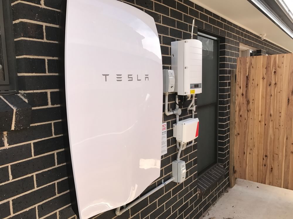 Tesla исправила ошибку Powerwall, приводящую к ...