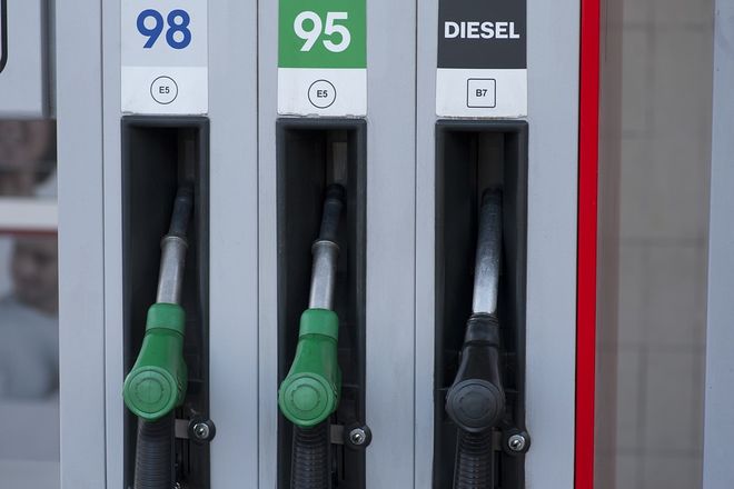Заправщиков хотят обязать формировать запасы нефтепродуктов. Цены на топливо взлетят