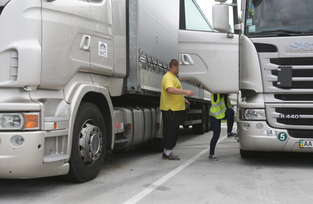 В Украине хотят ввести платный проезд для грузовиков: за что и сколько