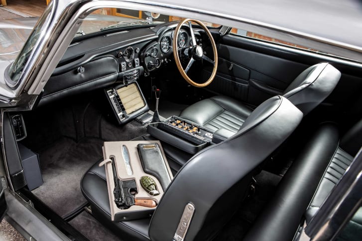 Автомобиль Джеймса Бонда за 6 миллионов долларов выставлен на аукционе