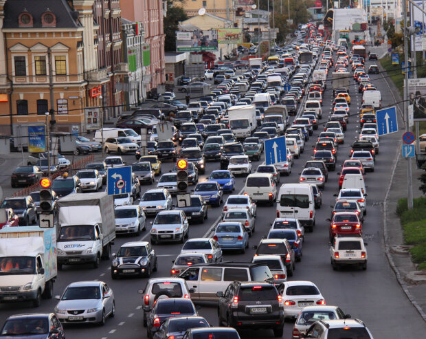 Украинские водители придумали, как \"откосить\" от штрафа за нарушение ПДД