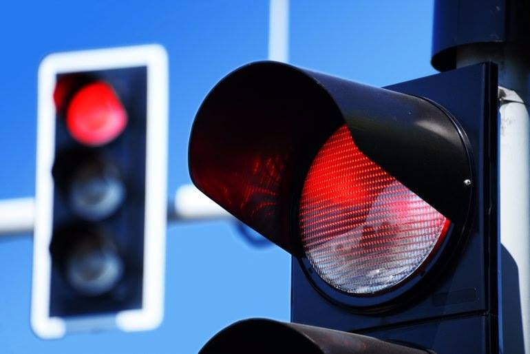 Проезд на красный сигнал светофора: какие штрафы грозят водителям