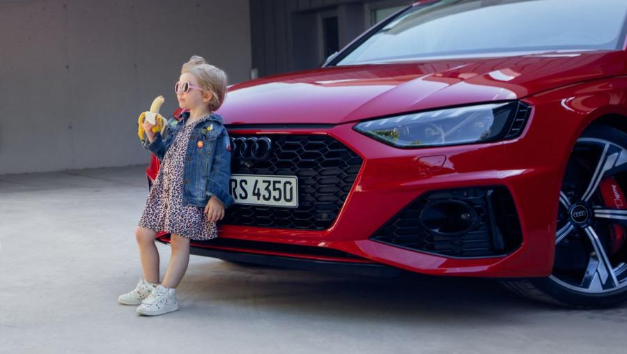 Audi извинилась за рекламу автомобиля с маленькой девочкой