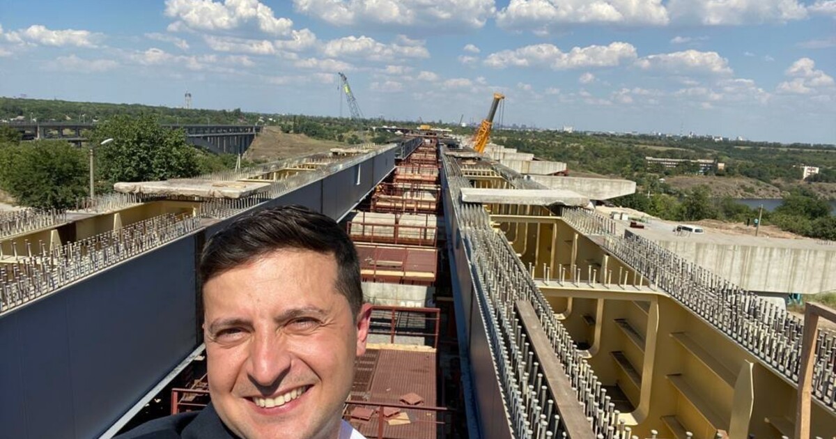 Построят десятки тысяч мостов: Зеленский рассказал о \"Большой стройке\" в Украине