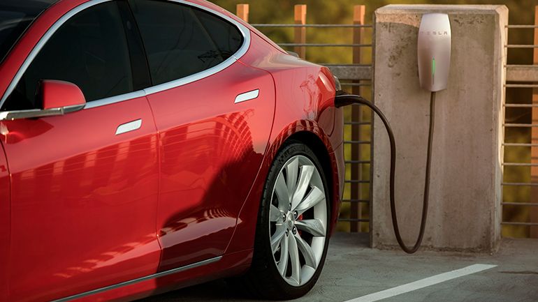 Tesla предлагает серьезное повышение плотности энергии батареи