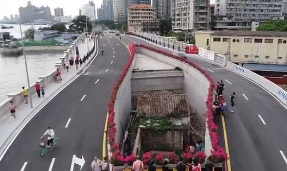 В Китае построили дорогу вокруг дома, хозяйка которого отказалась переезжать