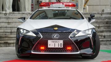 Полиция Японии будет патрулировать улицы на роскошном Lexus LC 500