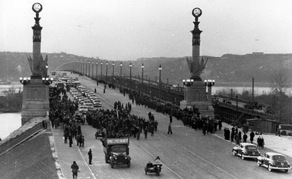 Мосту Патона в Киеве 67 лет: интересные факты о сооружении