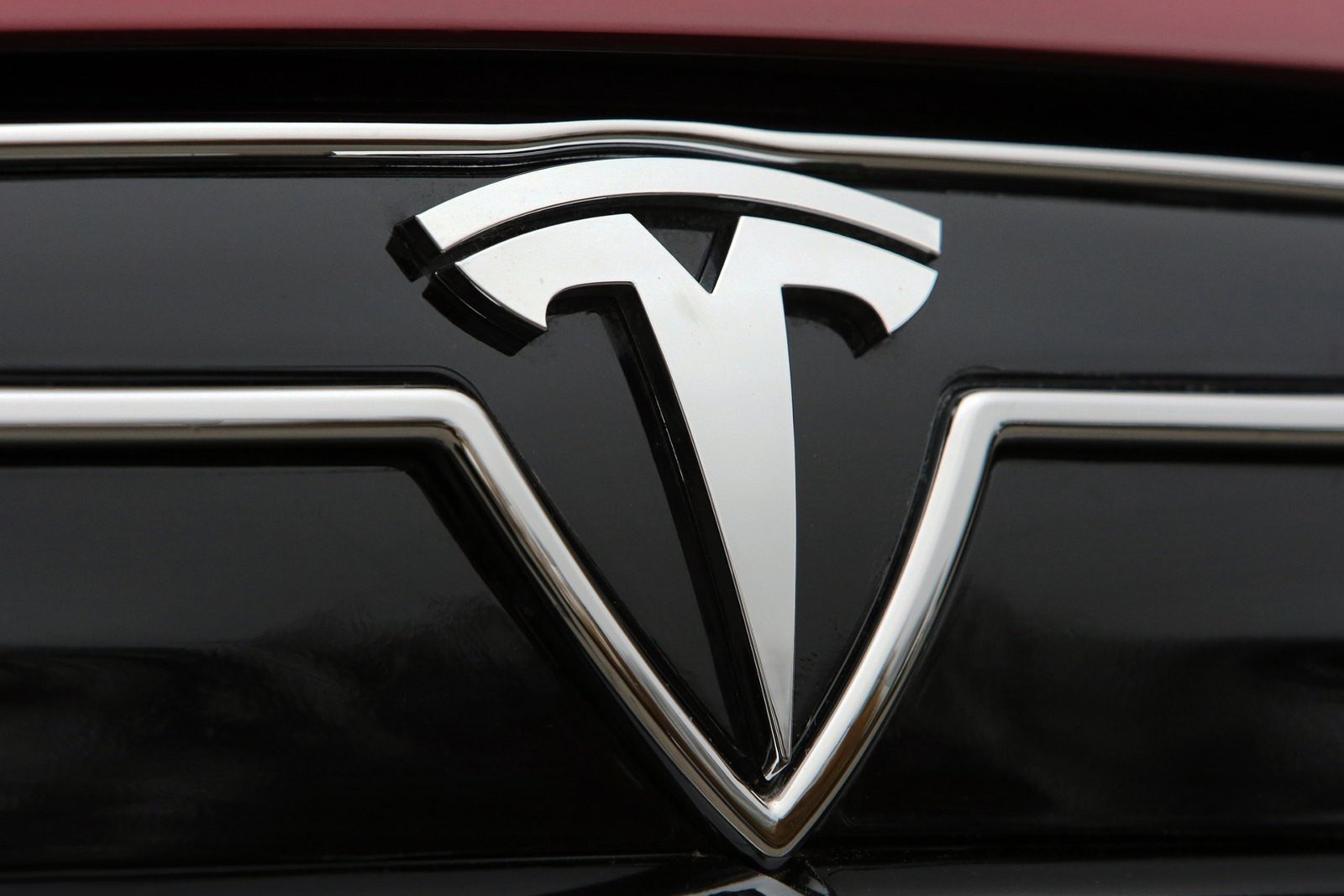 Очередные проблемы с автомобилями Tesla - экран гаснет сам по себе