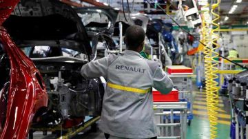 Renault остановит производство автомобилей во Франции