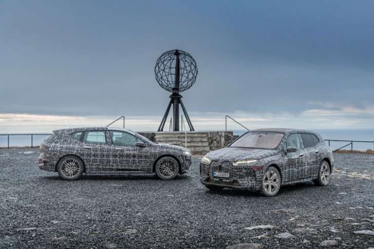Электрические кроссоверы BMW iX испытают на живучесть в суровом арктическом климате