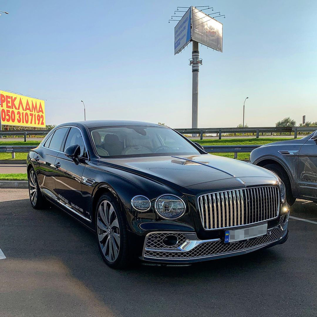 В Киеве засветился роскошный Bentley - стоит 12 млн и разгоняется свыше 300 км в час: фото