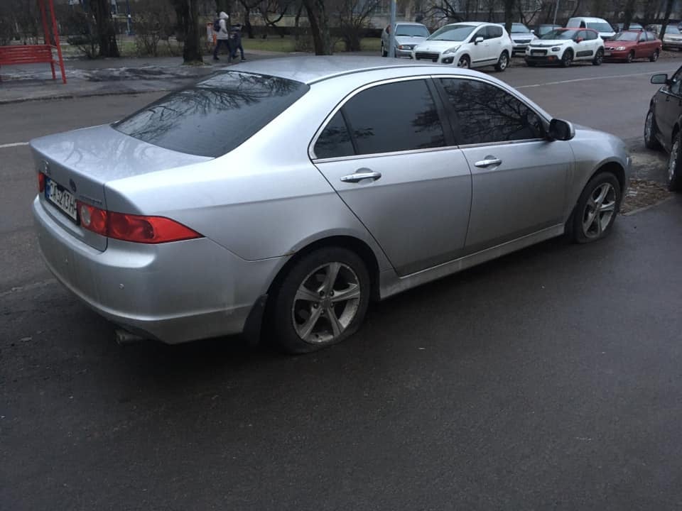 В Киеве жестоко наказали \"героев парковки\" - машины временно не на ходу: фото