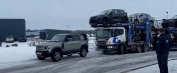 Land Rover Defender спас грузовик, гружённый Ленд Роверами (ВИДЕО)