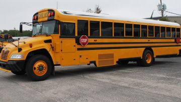 В США школьный автобус оснастили 1100-сильным V8 (ВИДЕО)
