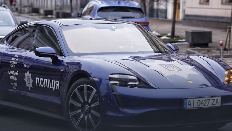 По Киеву катается \"полицейский\" Porsche за 3,3 млн гривен. Фото