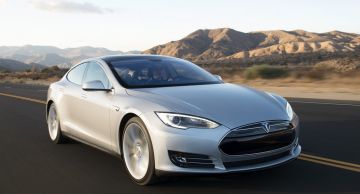 Tesla заблокировала доступ к автопилоту невнимательным водителям