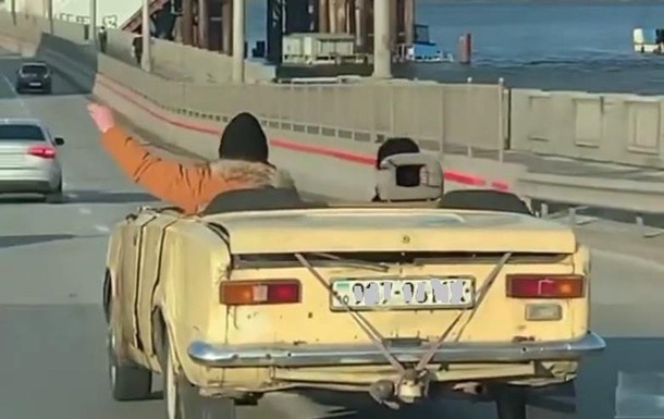 В Украине заметили самодельный «кабриолет» ВАЗ: видео