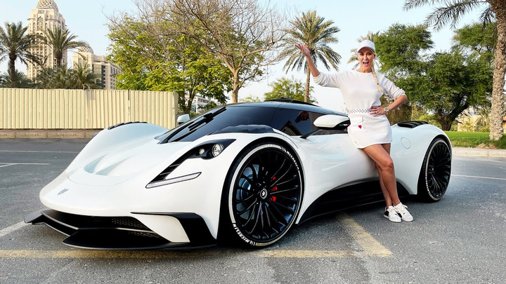 Австралийская блогерша Supercar Blondie первой в мире приобрела один из 24 гиперкаров Ares Design S1
