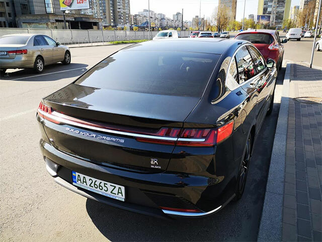 В Украине появился новейший китайский электромобиль