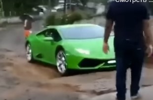 Роскошный Lamborghini Huracan испытали на бездорожье - результат печальный: видео