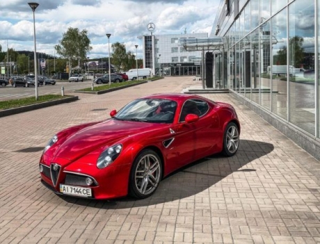 В Украине заметили редчайшее легендарное авто Alfa Romeo (ФОТО)