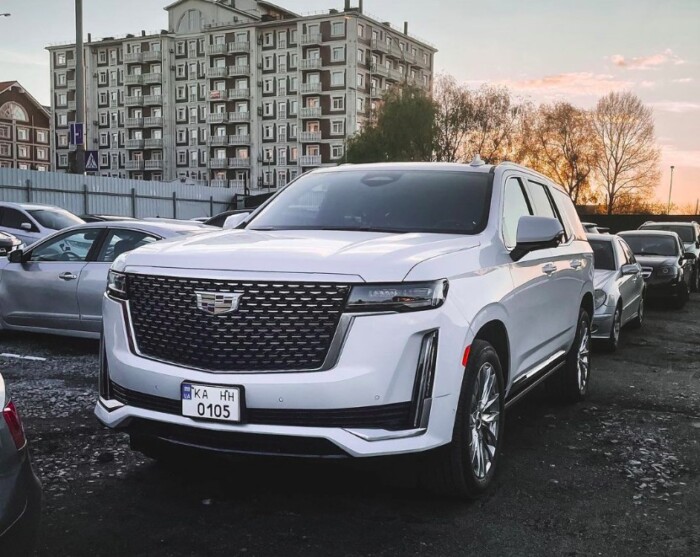 В Украине «засветился» новейший люксовый Cadillac за 4 млн