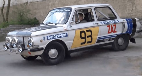 Украинцы превратили Запорожец в яркий спорткар (видео)