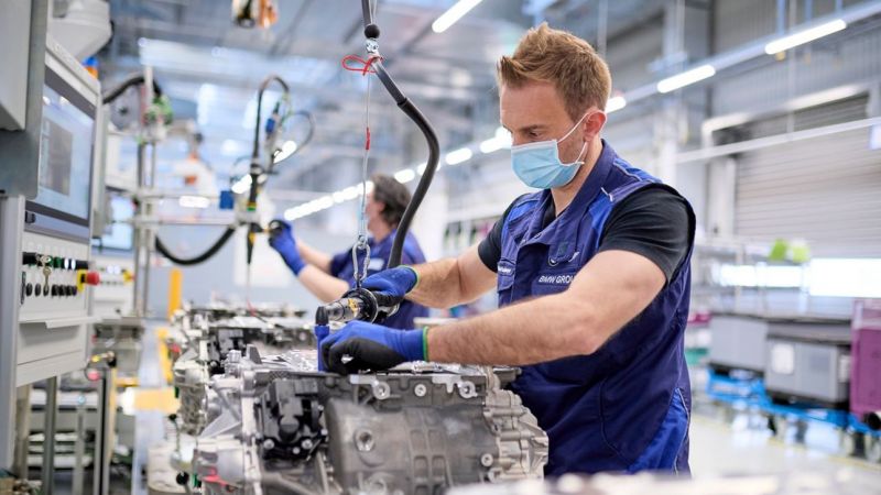 Баварская BMW запустила сборку экологически чистых силовых установок