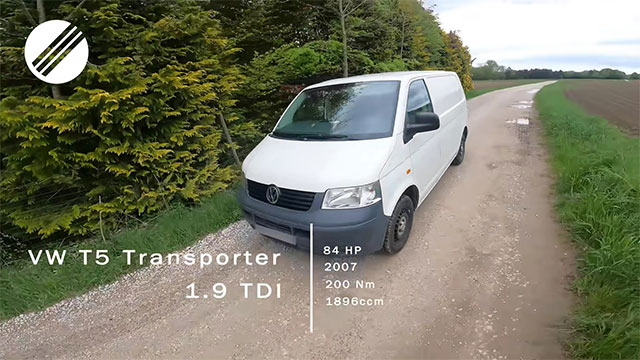14-летний Volkswagen Transporter T5 разогнали до максималки на автобане (видео)