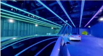 Десятки электромобилей Tesla стали кататься по неоновым тоннелям под Лас-Вегасом (ВИДЕО)