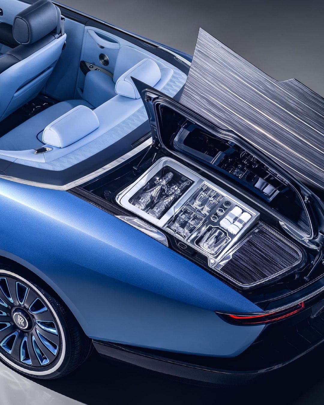 Бейонсе и Джей-Зи приобрели Rolls-Royce Boat Tail за $28 млн – самое дорогое авто в мире