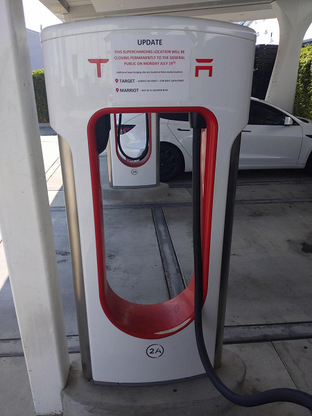 Закрыта первая зарядная станция Tesla Supercharger