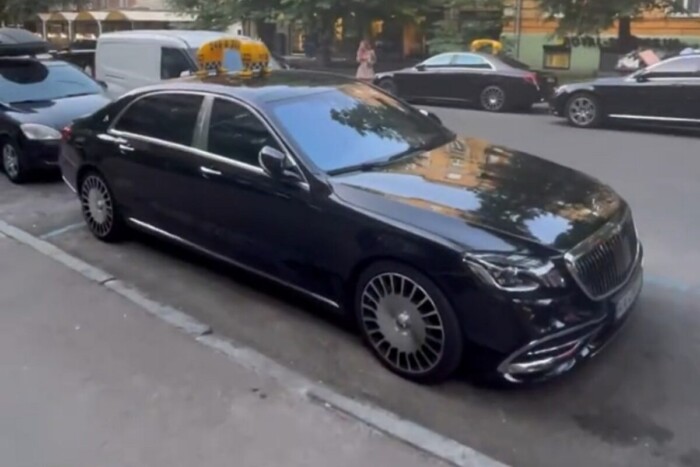 В сети показали, как выглядит самое дорогое такси в Украине: видео