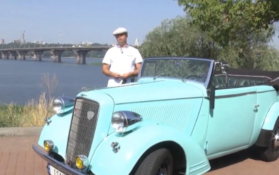 В Киеве заметили редкий кабриолет Opel 30-х годов