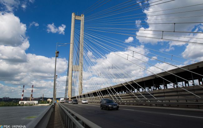 В Киеве на Южном мосту ограничили движение транспорта на 2,5 месяца