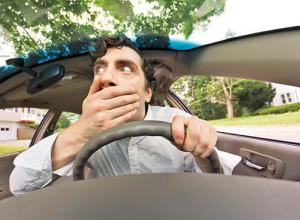 Как начинающему водителю справиться со страхами за рулем
