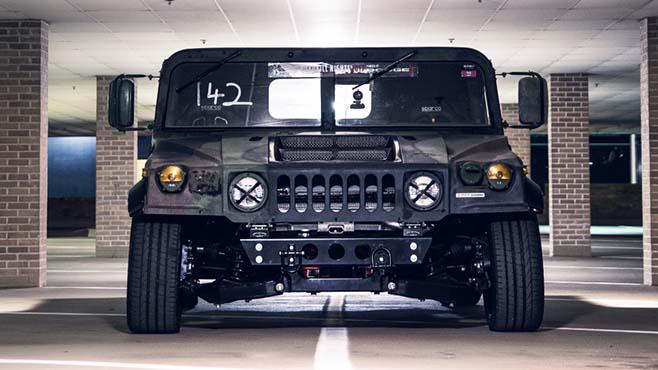 Новый Hummer H1 — настоящий монстр, предназначенный для скоростной езды (видео)