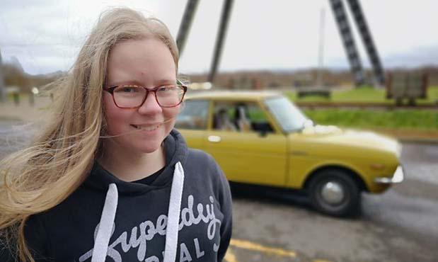 12-летняя девочка своими руками восстановила редкую Toyota 1976 года