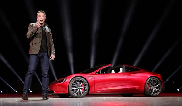 Tesla продолжает унижать BMW, Audi и Mercedes