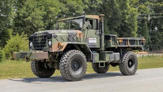 С модифицированным AM General M-925 1984 года победа над врагом у обладателя в кармане
