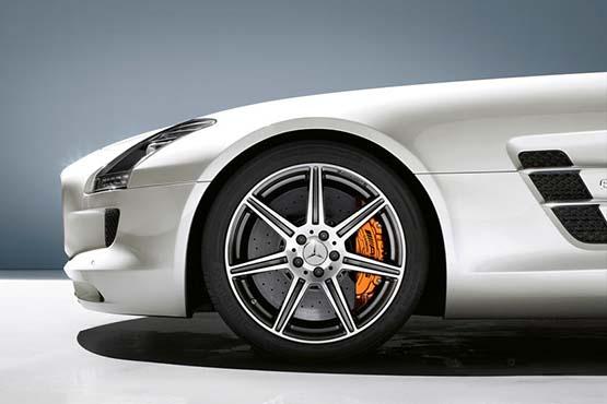 Почему никто не хочет Mercedes SLS Roadster?